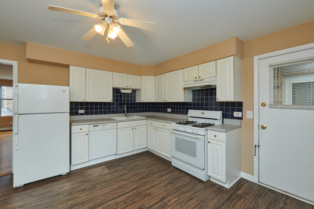 1762 W Highland Avenue - Photo 4