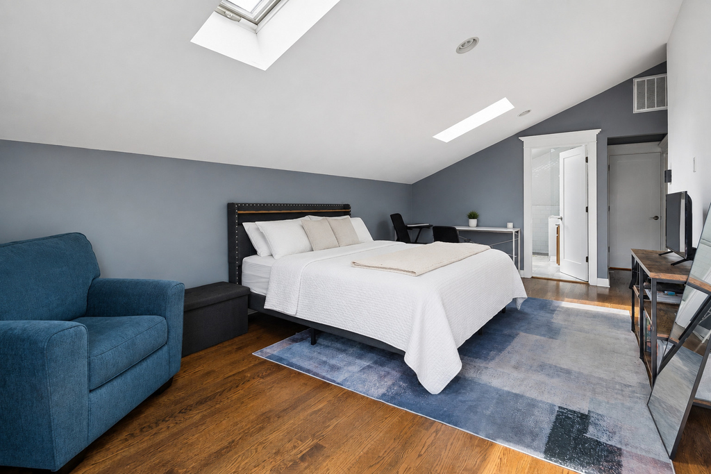 3755 N Wilton Avenue - Photo 12