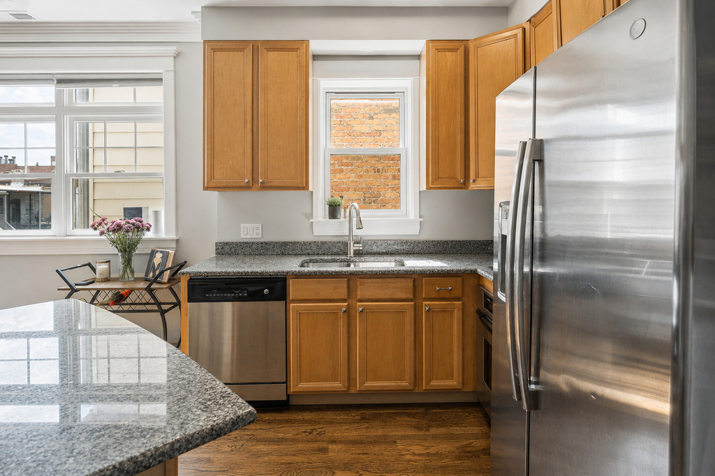 3755 N Wilton Avenue - Photo 5