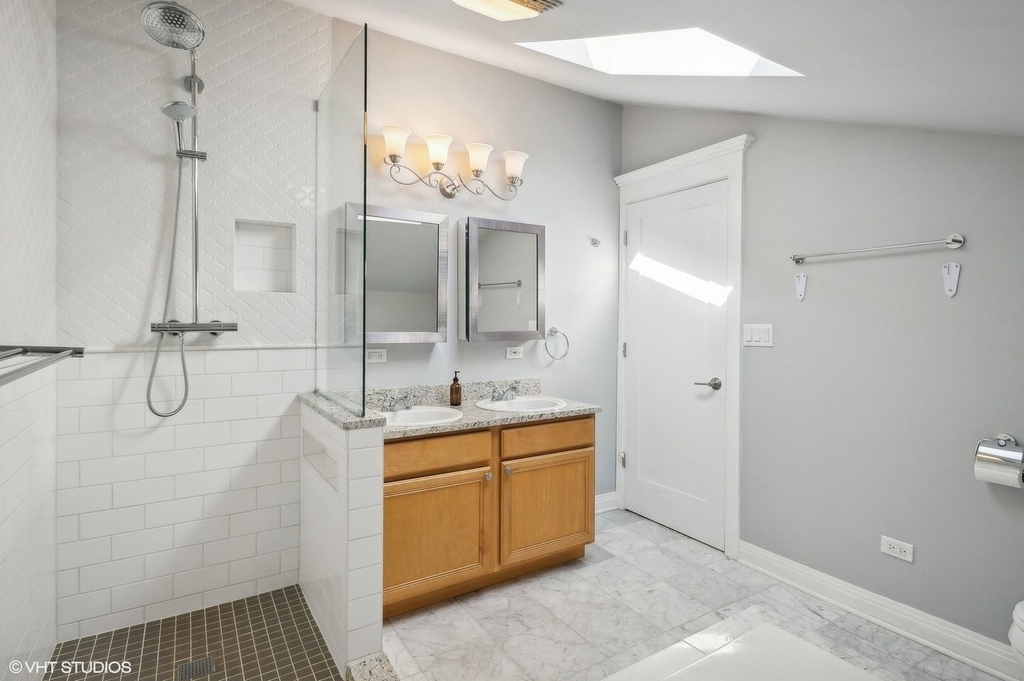 3755 N Wilton Avenue - Photo 15