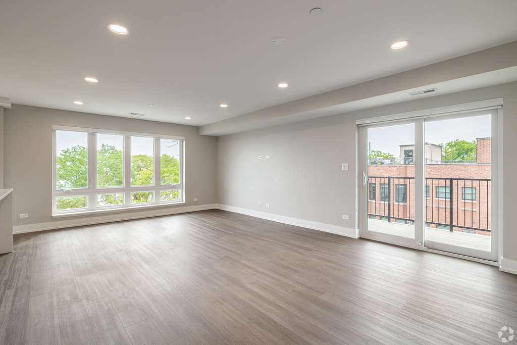 550 Sheridan Square - Photo 2