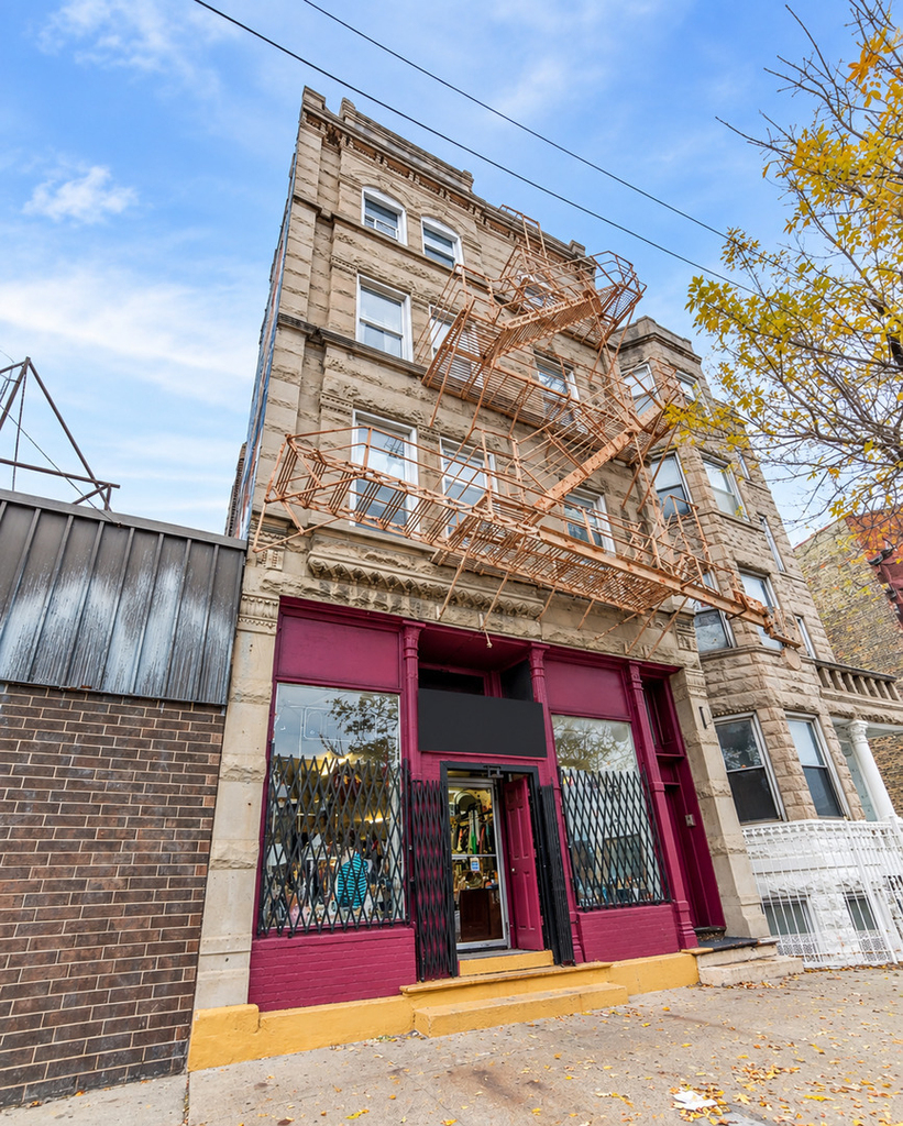 1854 S Ashland Avenue - Photo 0
