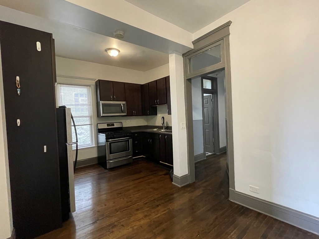 3044 W Jackson Boulevard - Photo 1