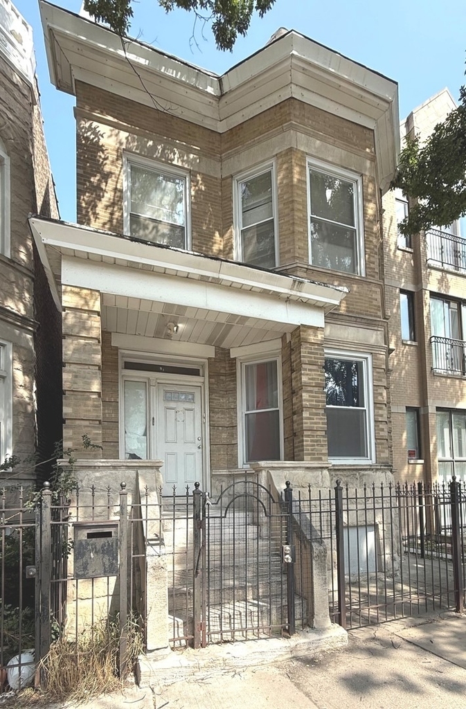 3044 W Jackson Boulevard - Photo 0