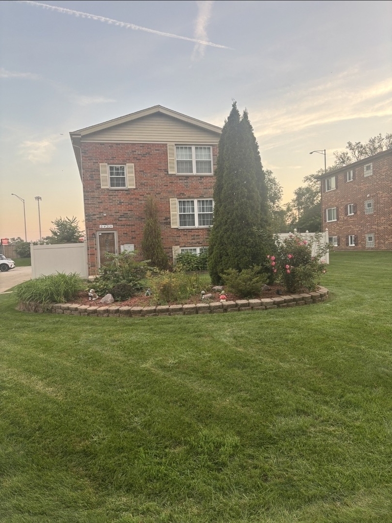 21w205 Tee Lane - Photo 0