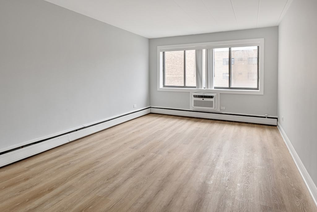 6012 N Kenmore Avenue - Photo 1