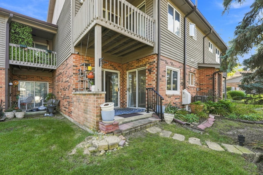 981 West Court - Photo 14