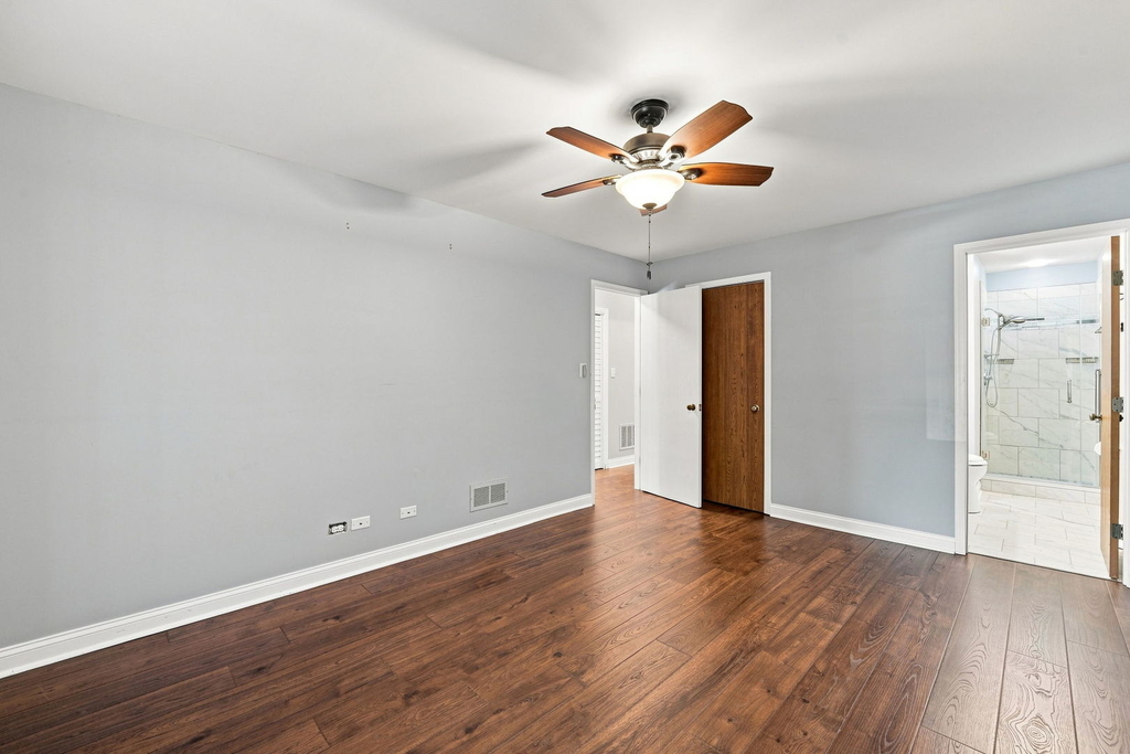 981 West Court - Photo 11