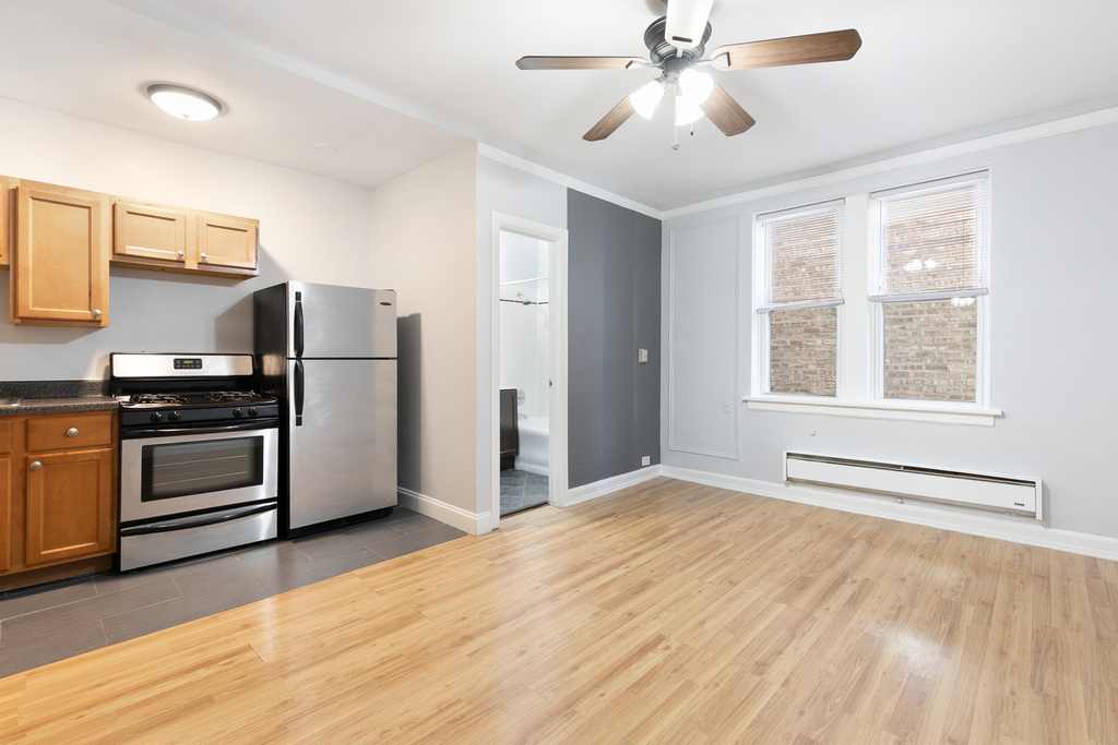 5860 N Kenmore Avenue - Photo 1