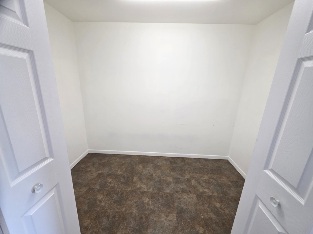801 Brook Drive - Photo 8