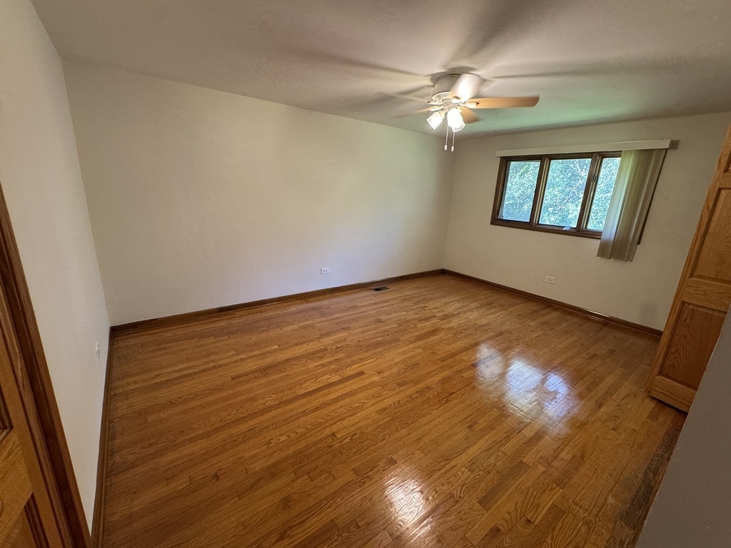 17w154 Terry Trail - Photo 17