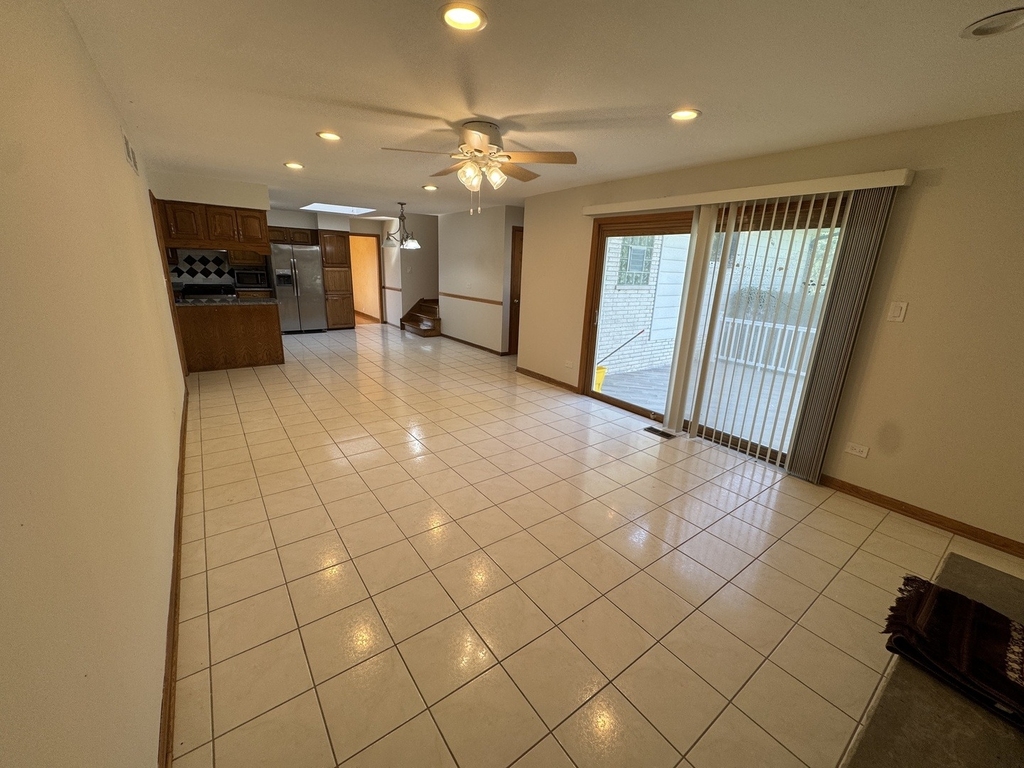 17w154 Terry Trail - Photo 9