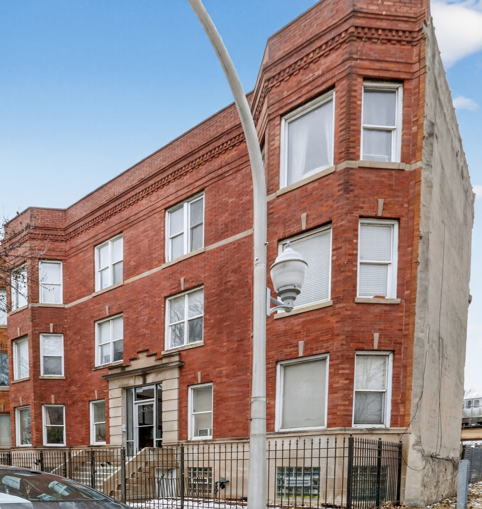 4622 S Calumet Avenue - Photo 1