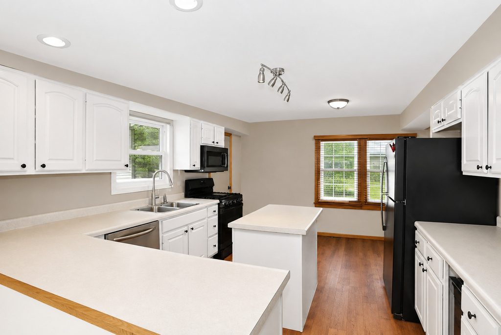 2302 Manor Lane - Photo 9