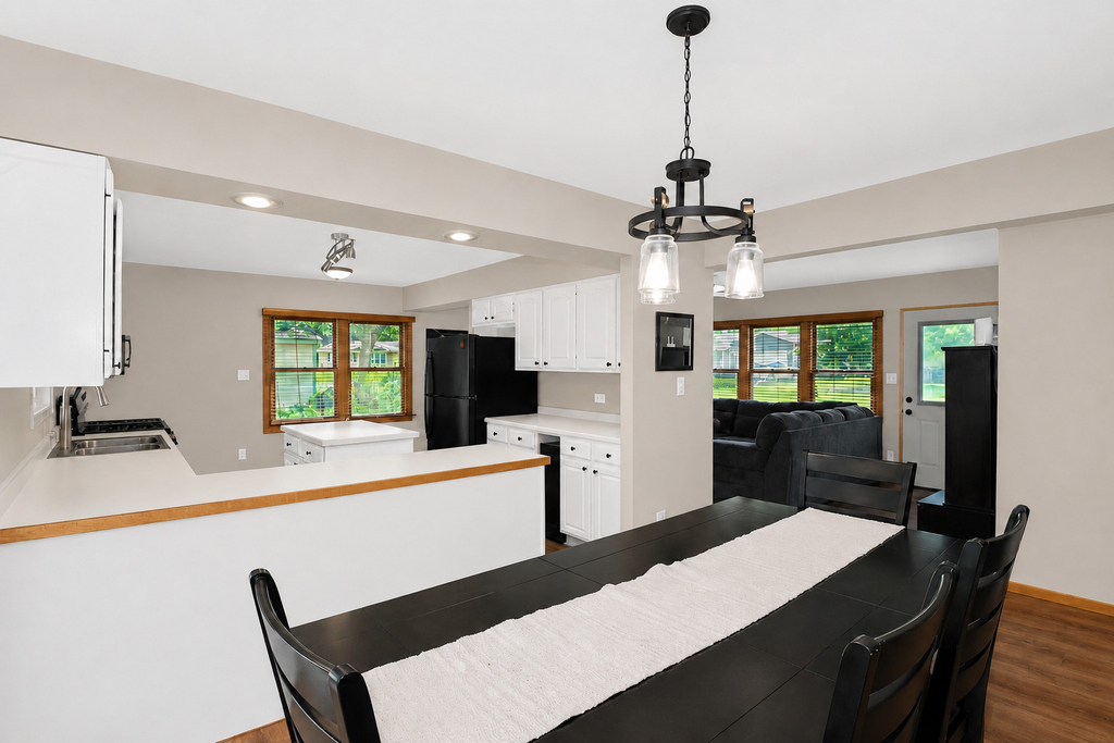 2302 Manor Lane - Photo 6