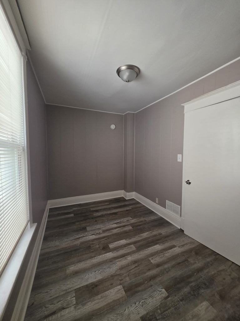 309 E 120th Place - Photo 7