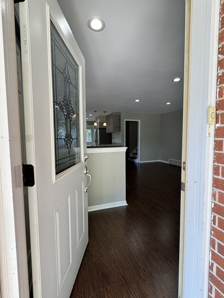 205 W Euclid Avenue - Photo 1
