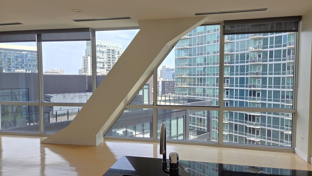 510 W Erie Street - Photo 12