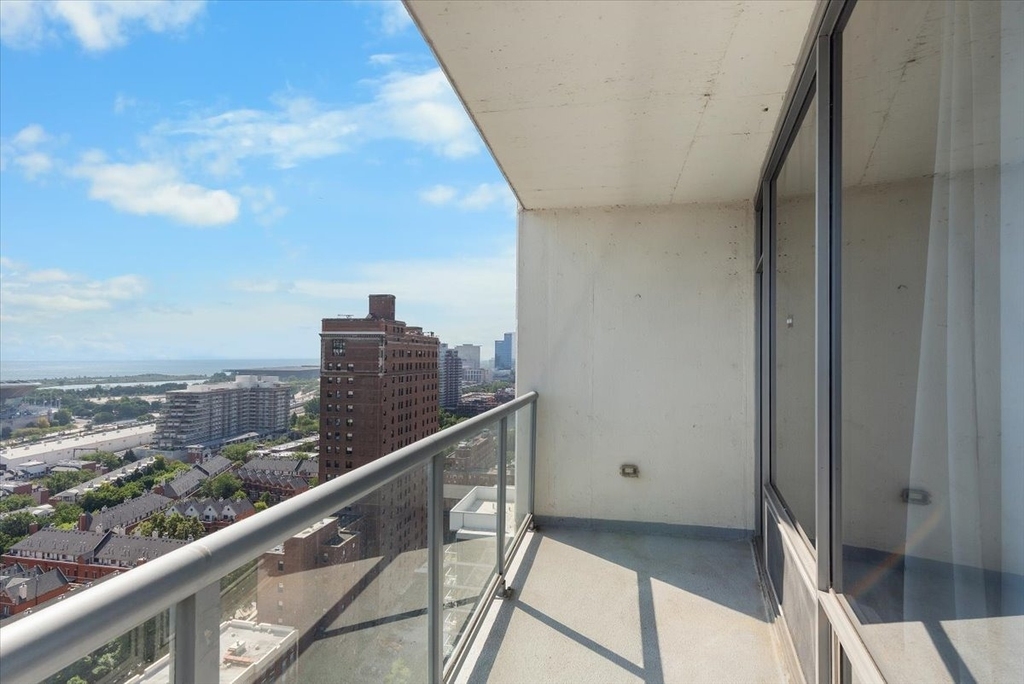 100 E 14th Street - Photo 3