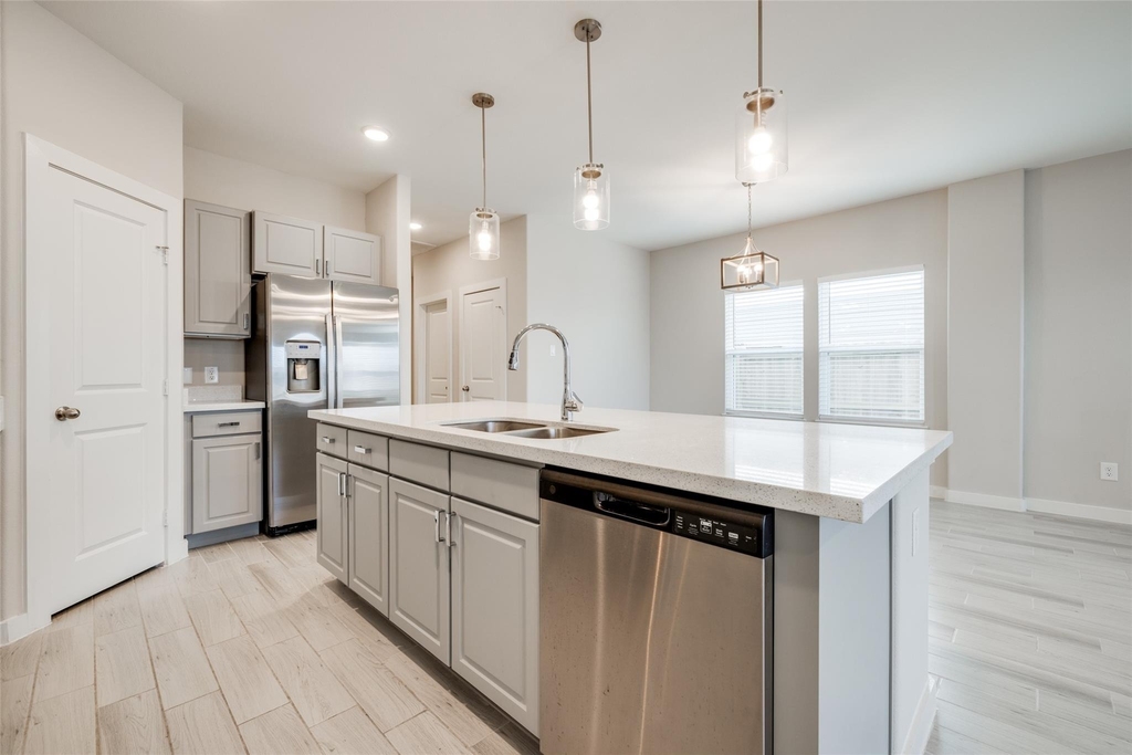 1539 Revolution Way - Photo 12