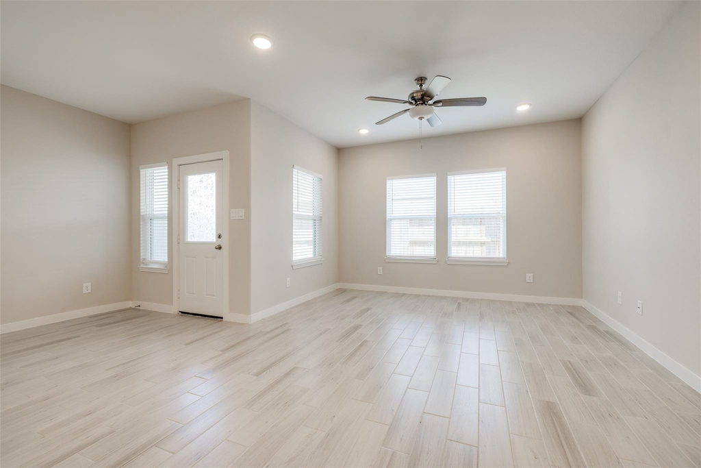 1539 Revolution Way - Photo 7