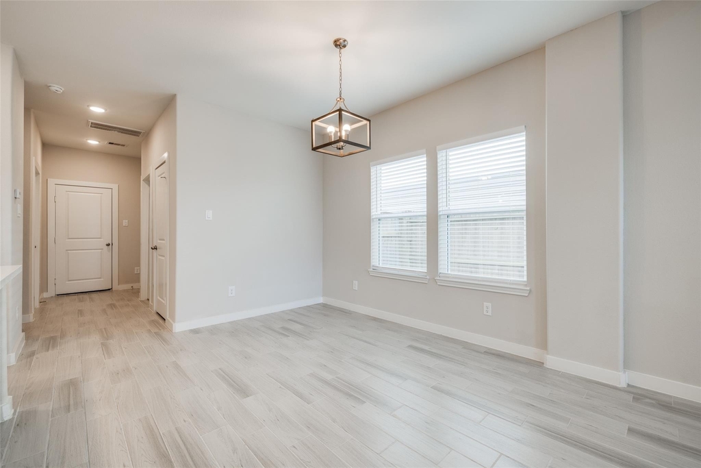 1539 Revolution Way - Photo 5
