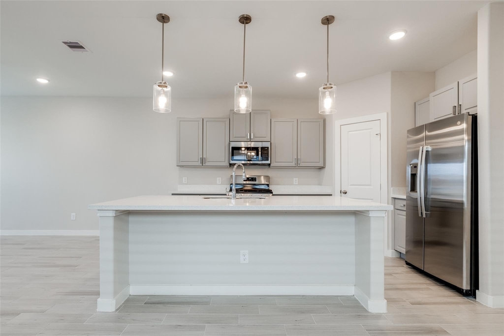 1539 Revolution Way - Photo 10