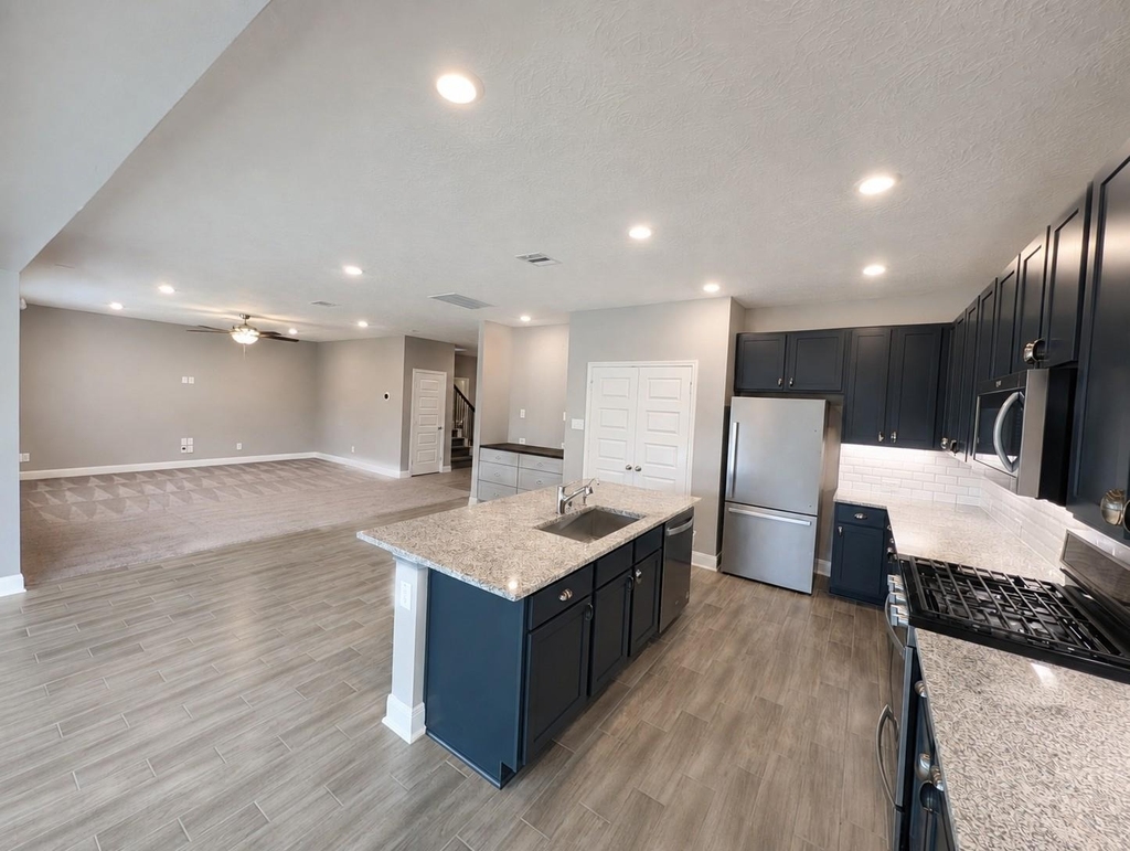 10719 Hidden Arrow Court - Photo 19