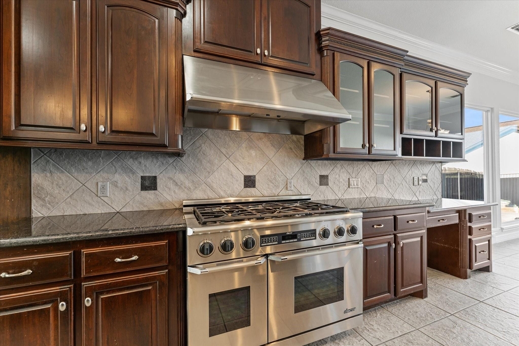 98 Victoria Drive W - Photo 9