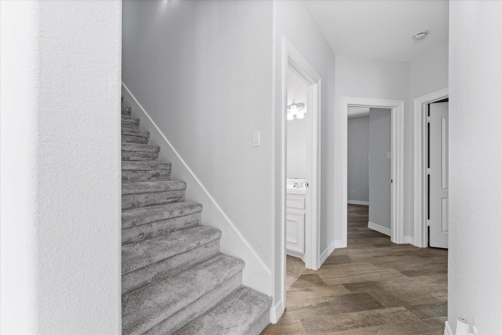 98 Victoria Drive W - Photo 25