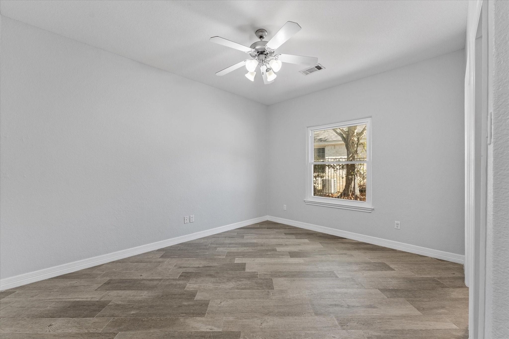 98 Victoria Drive W - Photo 28
