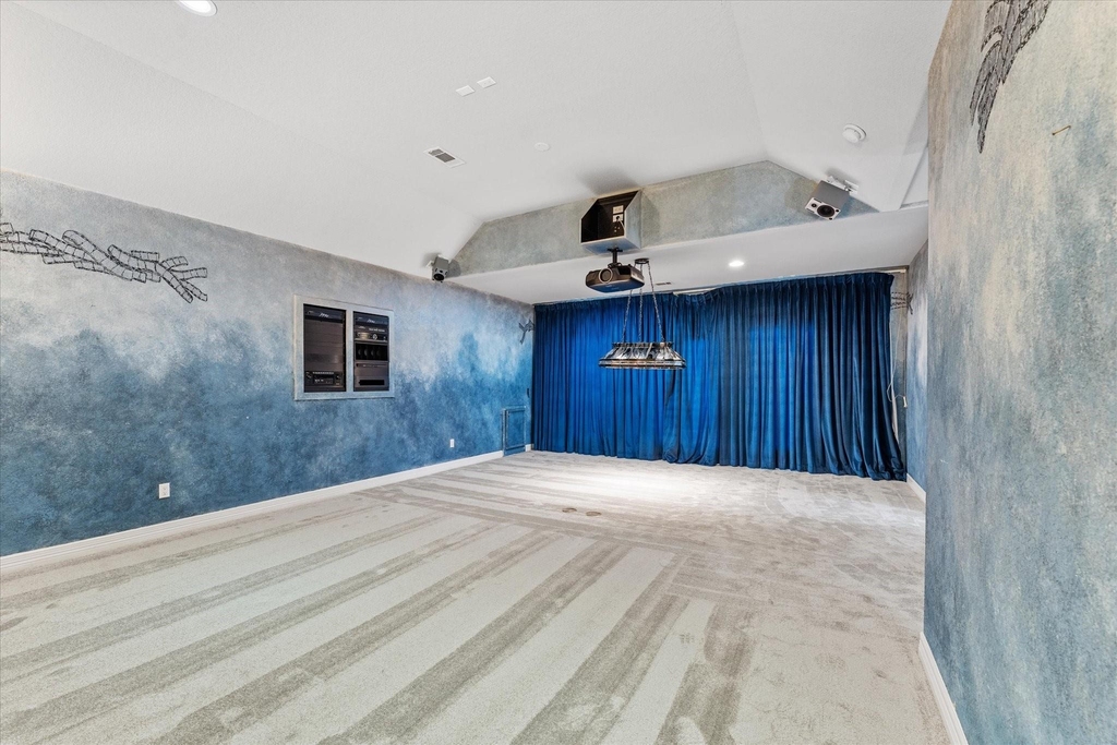 98 Victoria Drive W - Photo 37