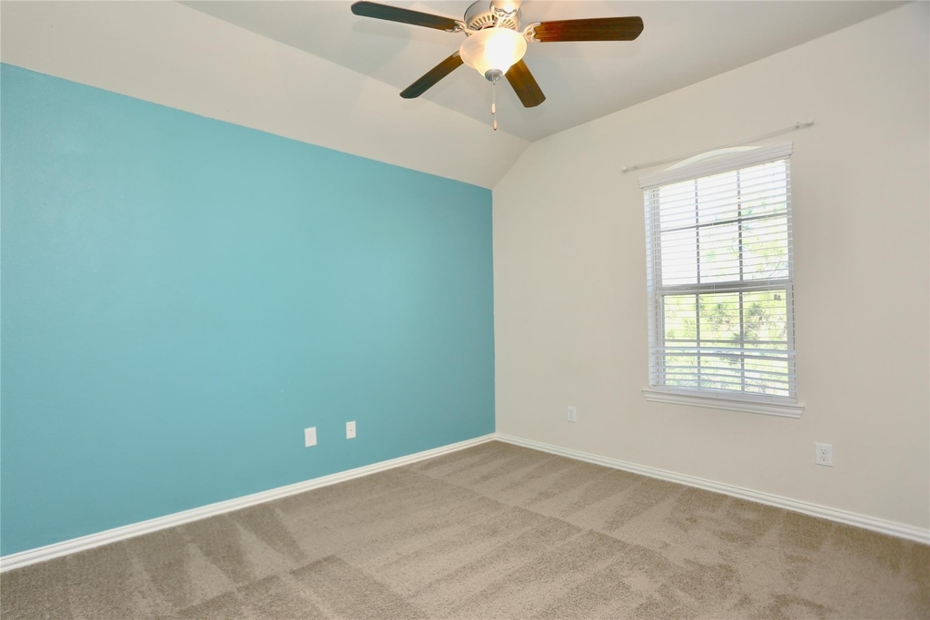 24339 Goodwin Drive - Photo 19
