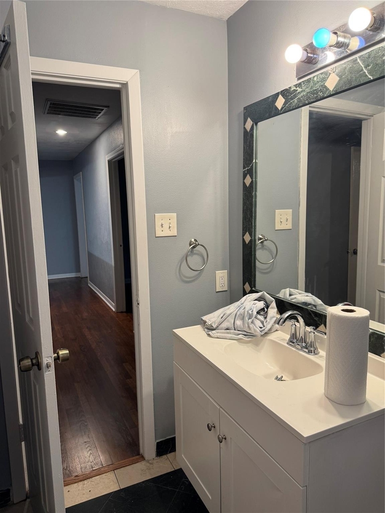 821 Cloverleaf Street - Photo 8