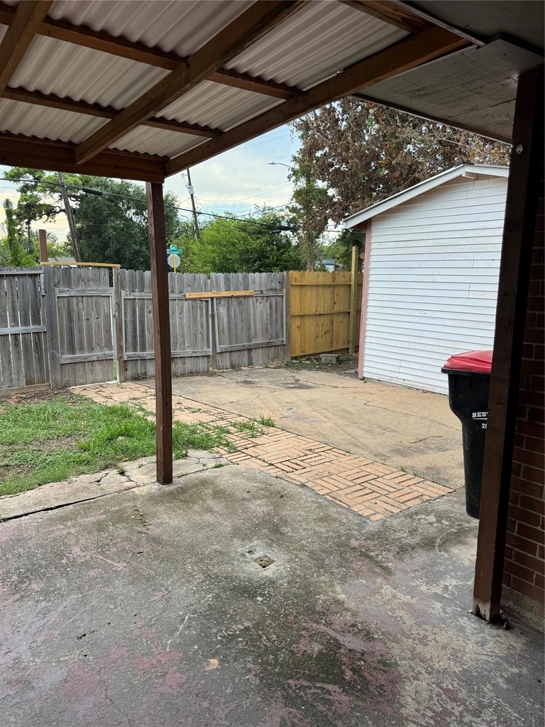821 Cloverleaf Street - Photo 13