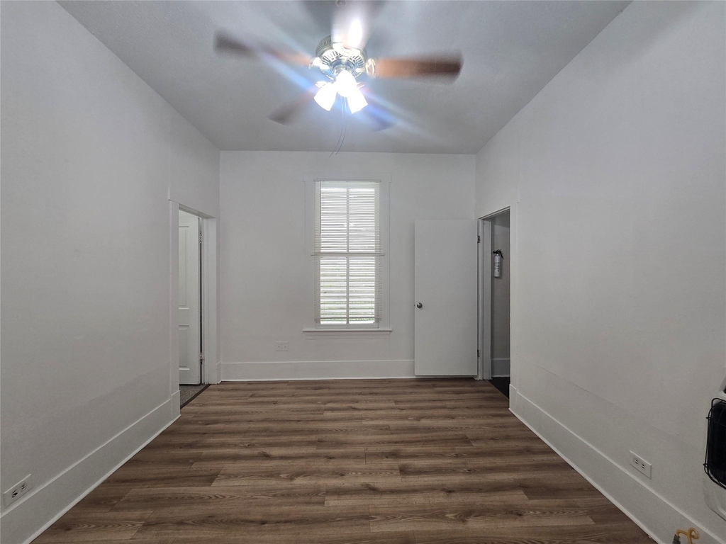 1404 38th Street - Photo 3