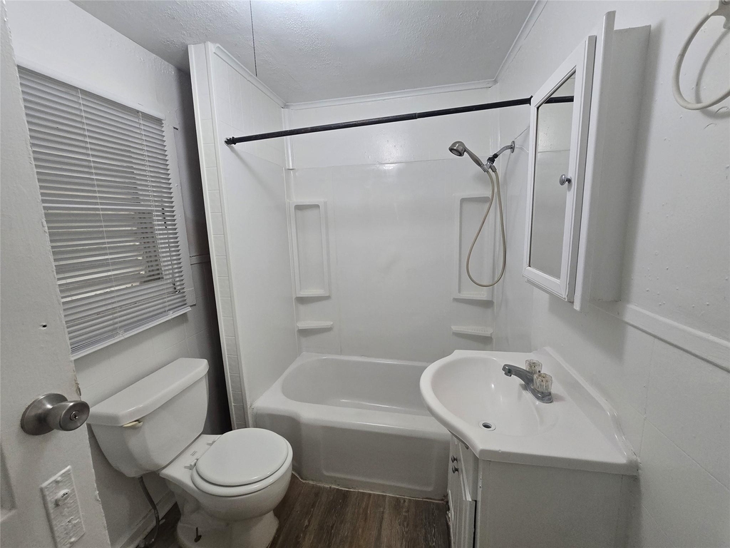 1404 38th Street - Photo 7