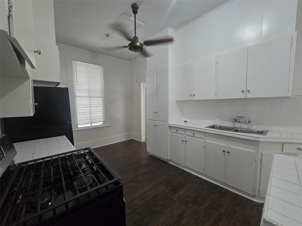 1404 38th Street - Photo 4