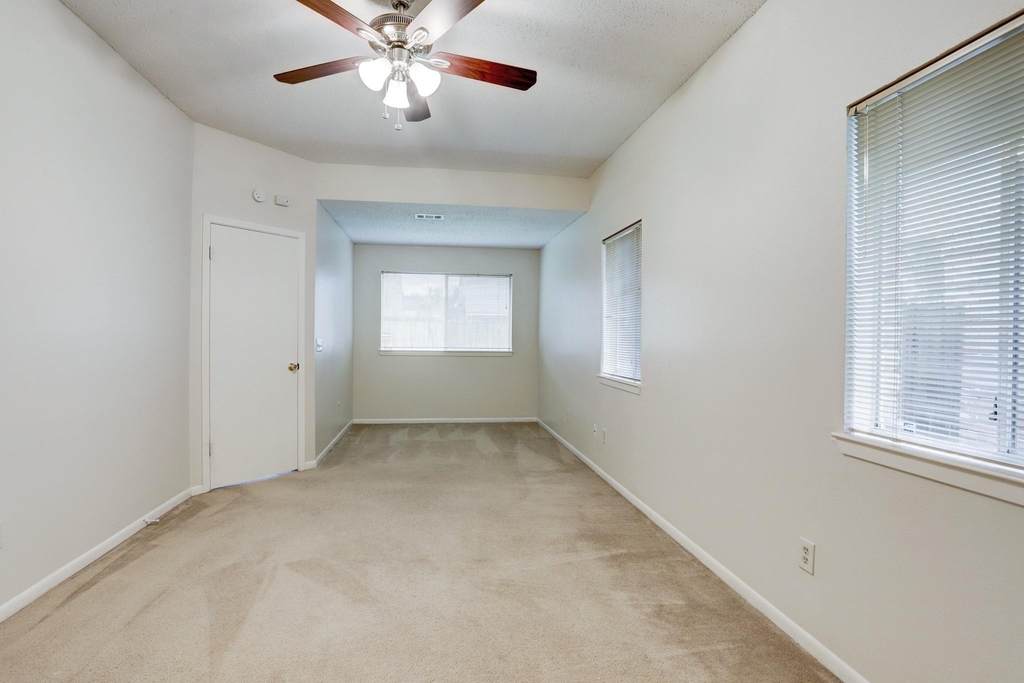 18163 Brooknoll Drive - Photo 6
