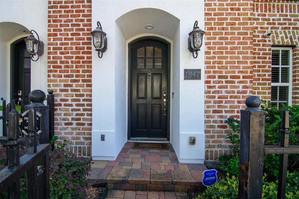 1847 Edwards Street - Photo 2