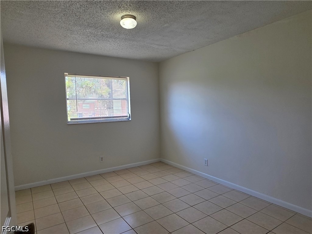1107 S Loop Boulevard - Photo 10