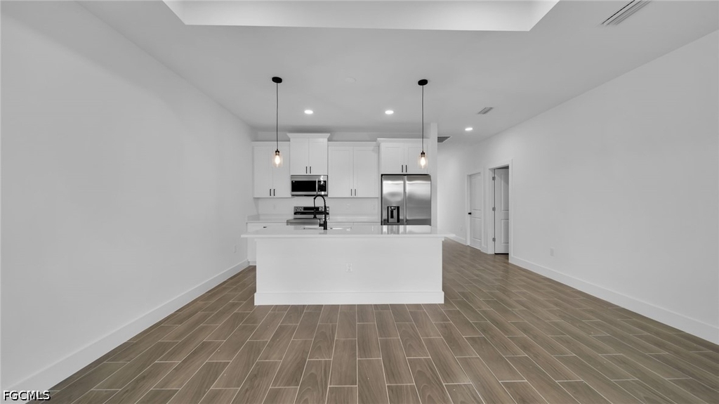 330 Gordon Avenue S - Photo 2