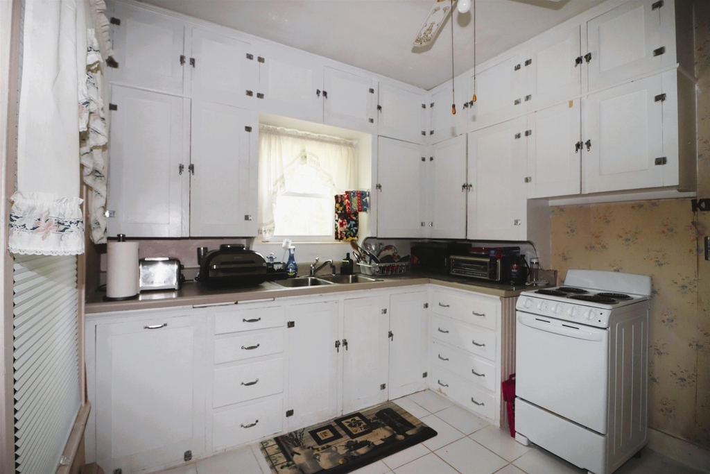 429 Main - Photo 11