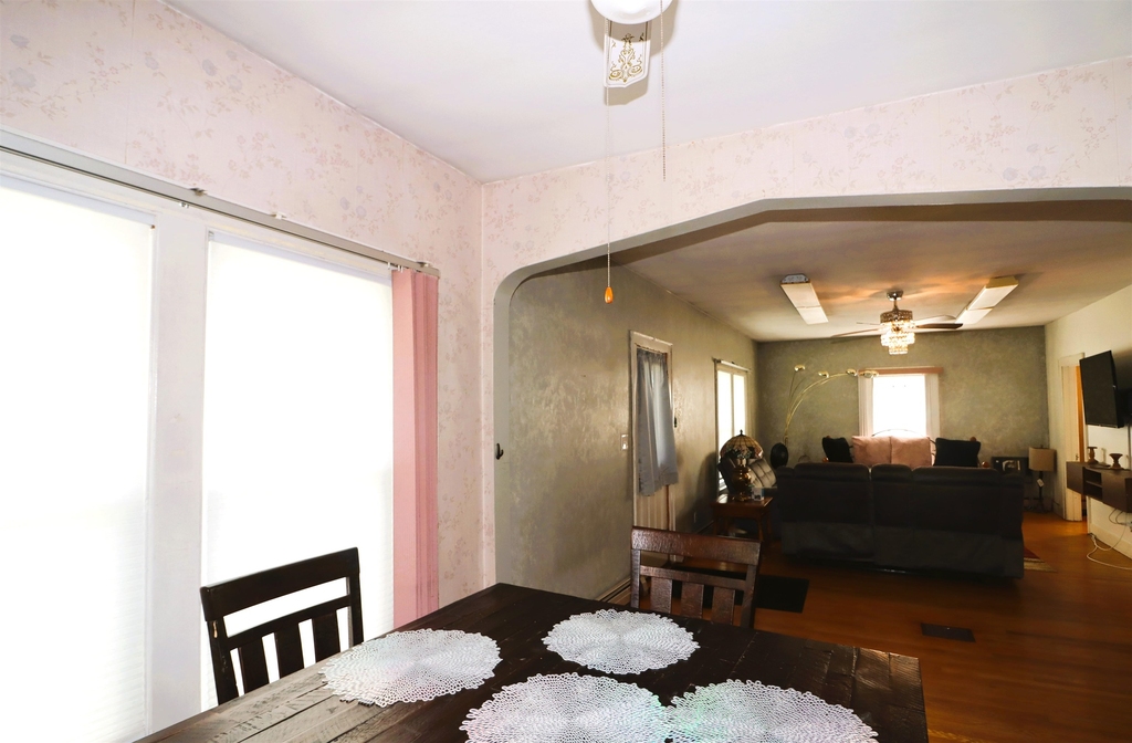 429 Main - Photo 7