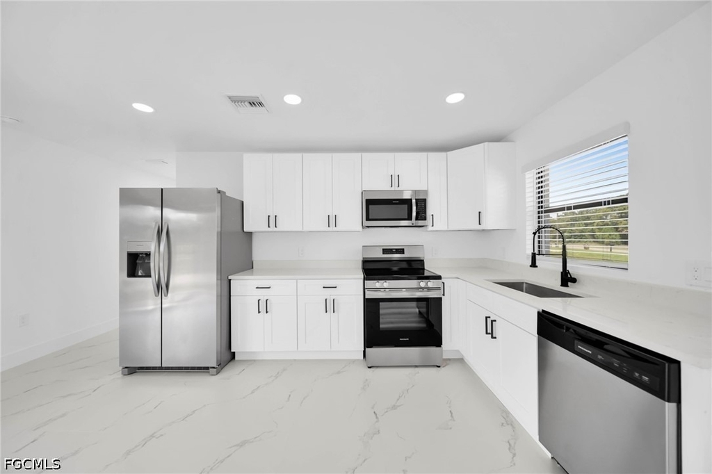 4987 Fairway Ct - Photo 1