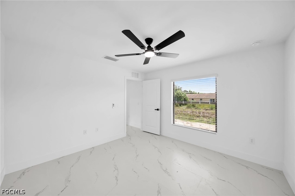4985 Fairway Ct - Photo 12