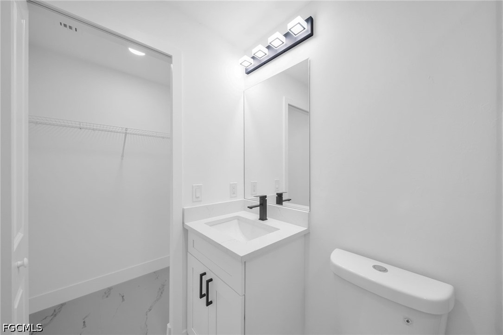 4984 Fairway Court - Photo 15