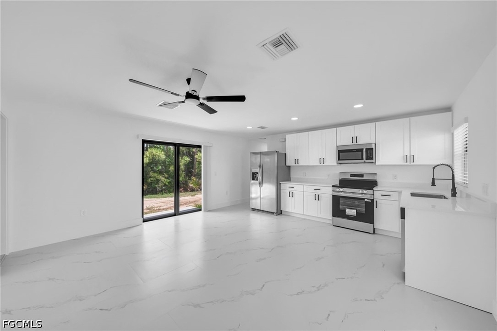 4984 Fairway Court - Photo 2