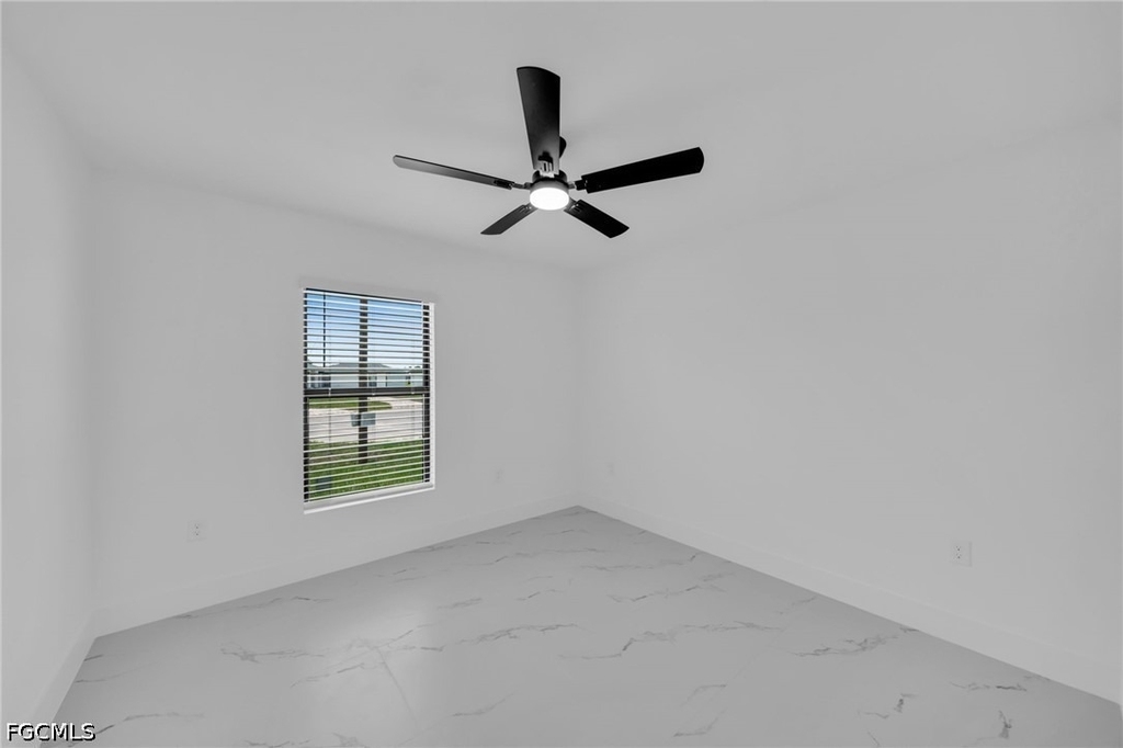 4984 Fairway Court - Photo 5