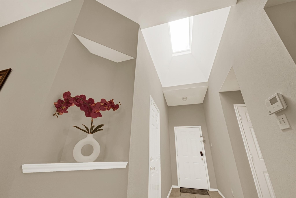 8123 Solara Bend - Photo 2